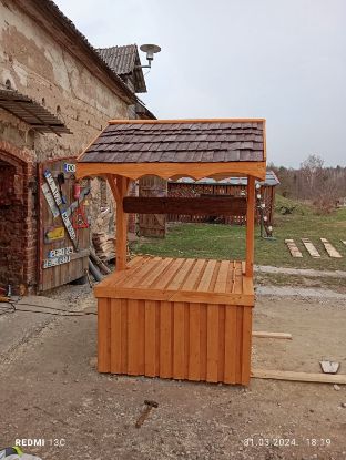 Attēls Dekoratīvā koka apdare grodu akām