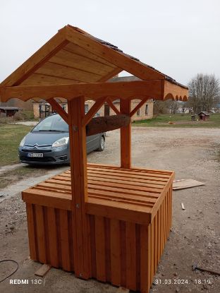 Attēls Dekoratīvā koka apdare grodu akām